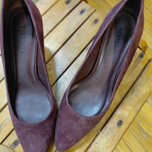 Everlane the Banana Pump heel in dark mahogany suede (never worn). - Picture 3 of 5